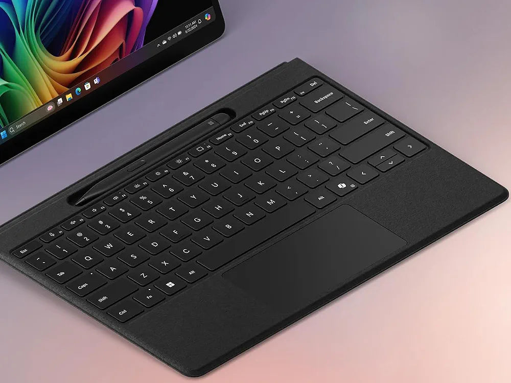 Microsoft Surface Pro (alimentatore non incluso) | Copilot+ PC | 13” Touchscreen | Snapdragon® X Plus | 16GB RAM | 512GB SSD | Ultimo modello 11esima edizione | Nero